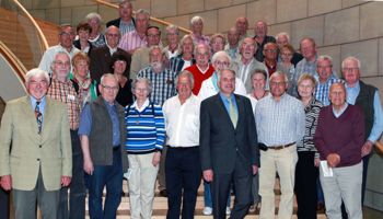 Wandergruppe der Stadt Overath unter Leitung von Siegfried Raimann zu Gast bei Rainer Deppe.