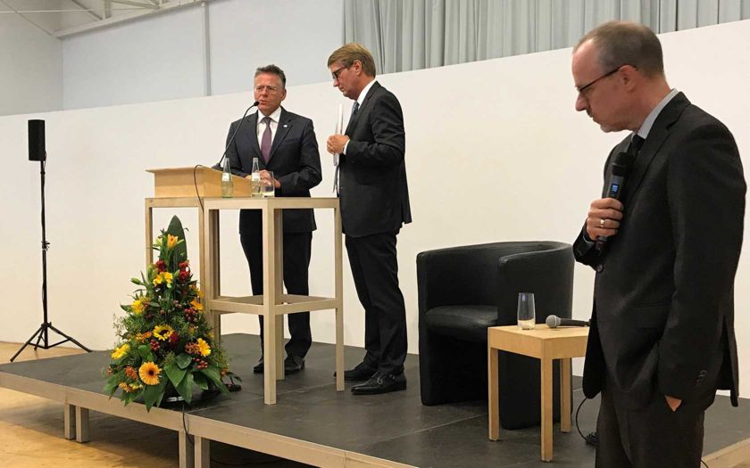 v.l.n.r.: Hans-Jürgen Petrauschke, Ronald Pofalla, unbekannt