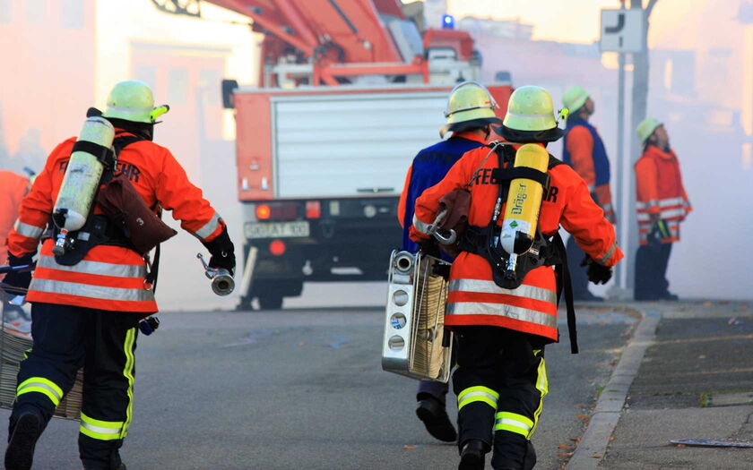 Feuerwehr im Einsatz - Bild von Jürgen Sieber / Pixabay