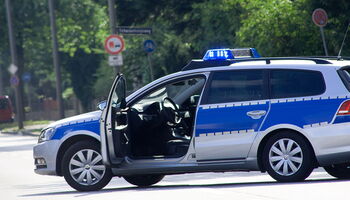 Streifenwagen im Einsatz von NicoLeHe / pixelio.de