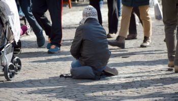 Obdachlos - Bild von Wolfgang van de Rydt / Pixabay