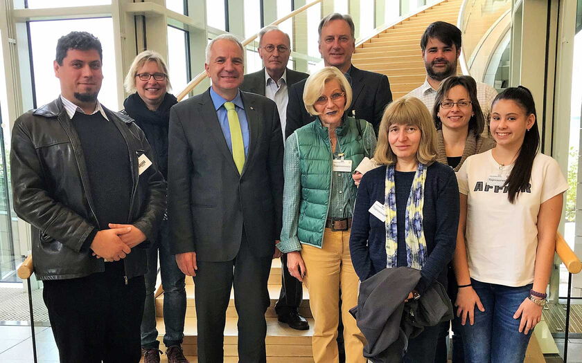 Rainer Deppe mit Vertretern der Evangelischen Kirchengemeinde Wermelskirchen und der Reformierten Kirchengemeinde Sáregres aus Ungarn