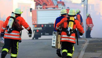 Feuerwehr im Einsatz - Bild von Jürgen Sieber / Pixabay