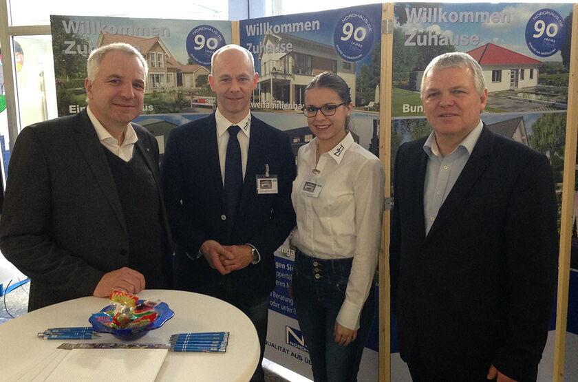 v. l. n. r.: Rainer Deppe MdL, Christoph Brochhaus, Sonja Steinberger und Bürgermeister Willi Heider