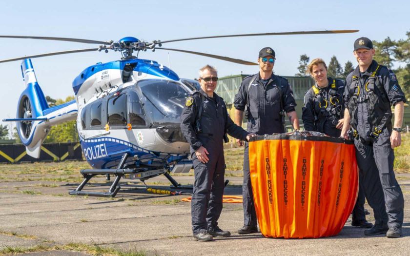 Polizeihubschrauber mit Crew - Quelle: IM NRW 2020/Jochen Tack