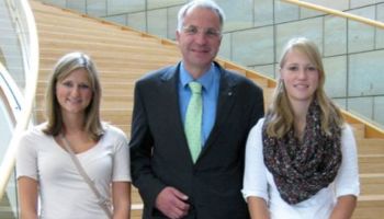 v.l.n.r.: Carina Rappenhöner, Rainer Deppe MdL und Maren Haase