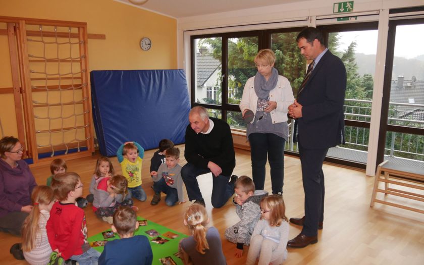 Rainer Deppe besucht Johanniter-Kita Bechen zur Woche des Respekts