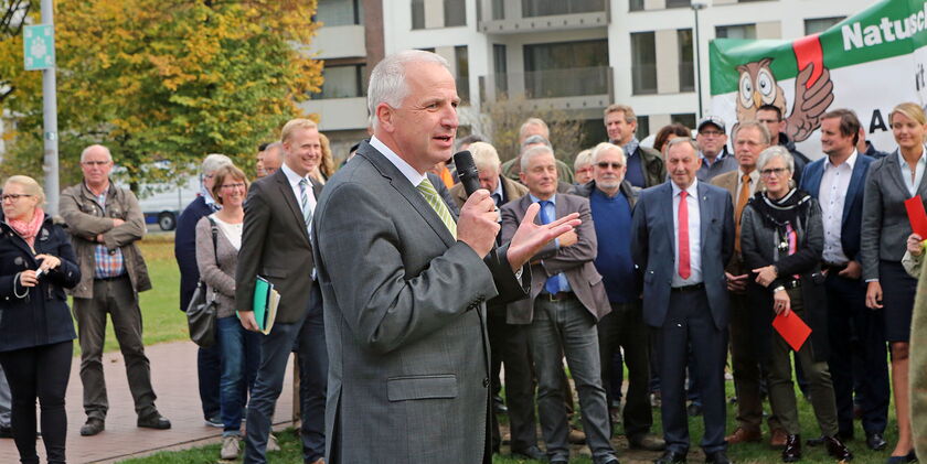Demo gegen rot-grünes Landesnaturschutzgesetz vor dem Landtag NRW