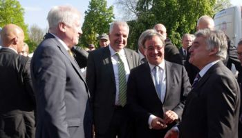 v.l.n.r.: Horst Seehofer, Rainer Deppe, Armin Laschet, Herbert Reul