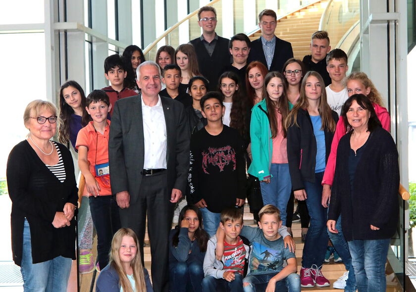 Leseclub der Hauptschule Wermelskirchen zu Gast im Landtag