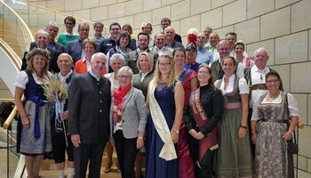 Erntepaare des Rheinisch-Bergischen Kreises im Landtag