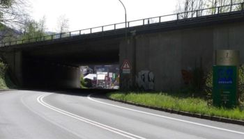 Autobahnbrücke A 4 über die L 136 bei Overath-Untereschbach