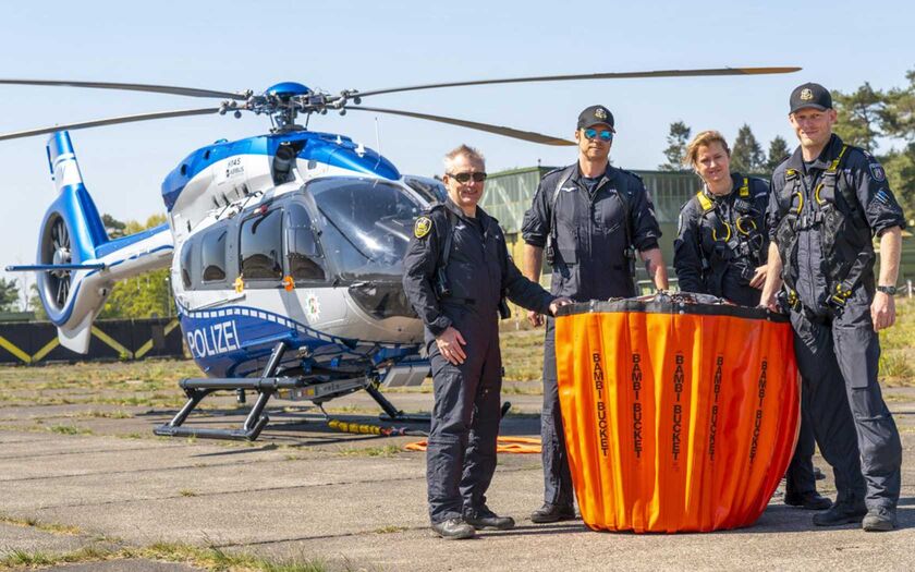 Polizeihubschrauber mit Crew - Quelle: IM NRW 2020/Jochen Tack