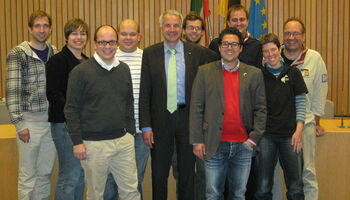 Gruppenfoto mit dem Diözesanausschuss des BDKJ Köln und Rainer Deppe MdL.