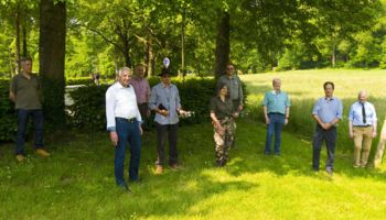 Kreisjägerschaft zeigt Rainer Deppe die Drohnen