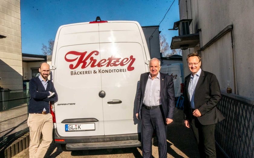 v. l. n. r.: Richard Kretzer (Traditionsbäckerei Kretzer in Burscheid-Hilgen), Rainer Deppe MdL, Marcus Otto (Hauptgeschäftsführer der Kreishandwerkerschaft Bergisches Land)