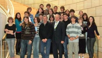 Zum 40. Jubiläum der Schulpartnerschaft zwischen Wermelskirchen und Loches (Frankreich) besuchte eine 22-köpfige, französische Austauschgruppe den Abgeordneten Rainer Deppe im Landtag zu Düsseldorf.