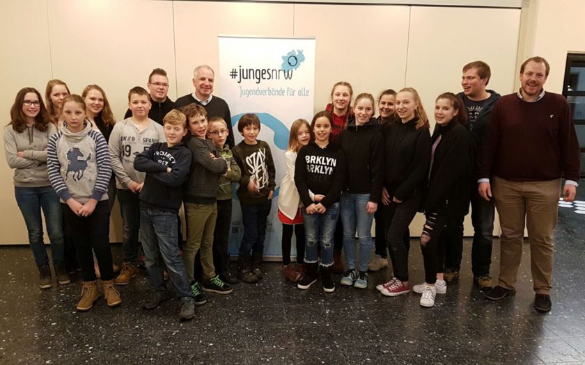 ARainer Deppe besuchte im Rahmen der Aktion #JungesNRW die Katholische Landjugendbewegung in Kürten-Bechen
