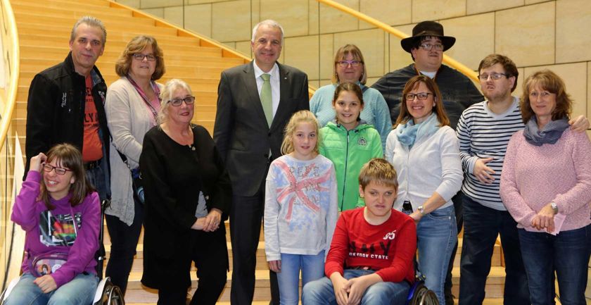 „Mittendrin e. V.“ aus Leichlingen zu Gast im Landtag