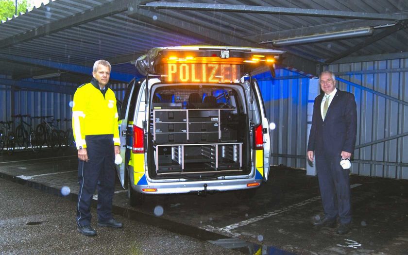 Rainer Deppe zu Besuch bei der Wache der Autobahnpolizei in Bensberg