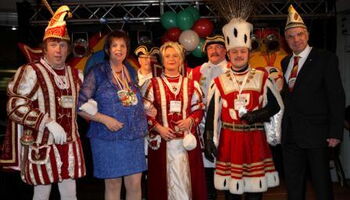 Prinz Wilfried, Prinzessin Henrike, Bauer Jörg aus Dabringhausen mit Prinzenführer Harry Tiede beim offiziellen Empfang der Landtagspräsidentin Regina van Dinther