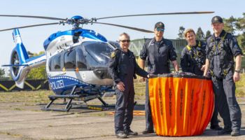 Polizeihubschrauber mit Crew - Quelle: IM NRW 2020/Jochen Tack