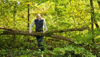 Rainer Deppe im Wald