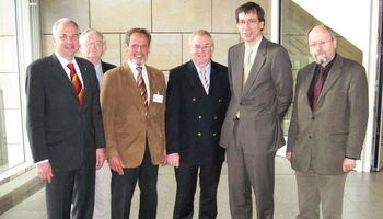 Landtagsabgeordneter Rainer Deppe, Josef Wilp MdL, Norbert Schiffmann, Rheinhold Sendker MdL und Günter Winands, Staatssekretär im Schulministerium. (v. l.).