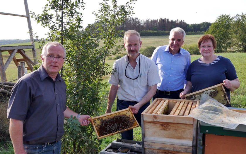 Rainer Deppe beim Bienenzuchtverein Kürten-Bechen 2019