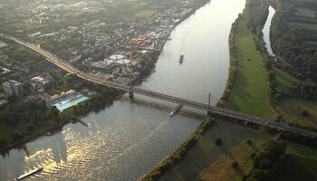 Friedrich-Ebert-Brücke in Bonn - Foto: Wolkenkratzer, CC BY-SA 3.0, Wikimedia Commons