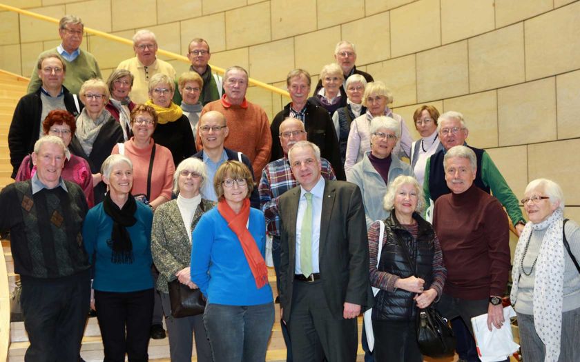 ﻿Wanderfreunde „Bergisches Land“ zu Besuch im Landtag