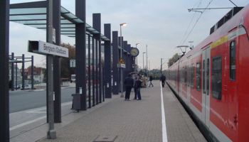 Bahnhof Bergisch Gladbach - Foto: A. Savin, Wikimedia Commons