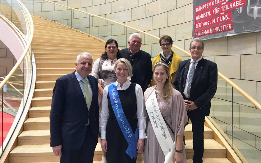 Erntepaare aus dem Rheinisch-Bergischen Kreis im Landtag