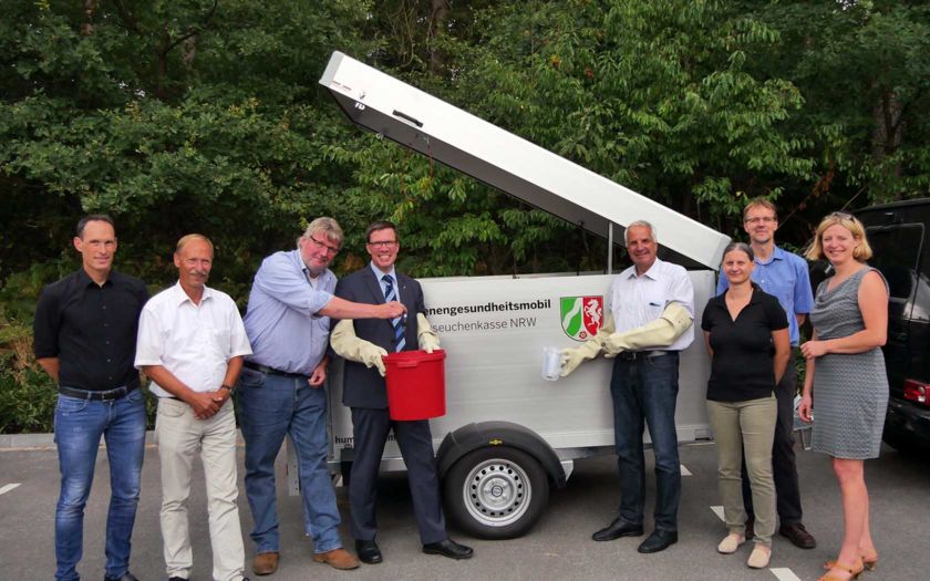 v.l.n.r.: Gerald Petri, Georg Kuschel, Matthias Rentrop, Landrat Stephan Santelmann, Rainer Deppe, Dr. Monika Harz, Dr. Thomas Mönig und Dr. Christina Post