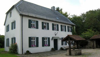 Forsthaus Steinhaus - Foto: Pingsjong, Wikimedia Commons