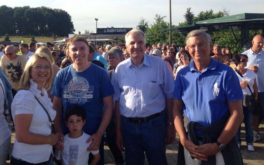 Rainer Deppe beim Benefiz Open Air für die Humanitäre Hilfe u. a. mit Wolfgang Bosbach MdB