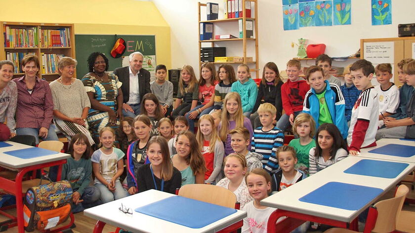 Rainer Deppe besucht Grundschule in Odenthal-Eikamp