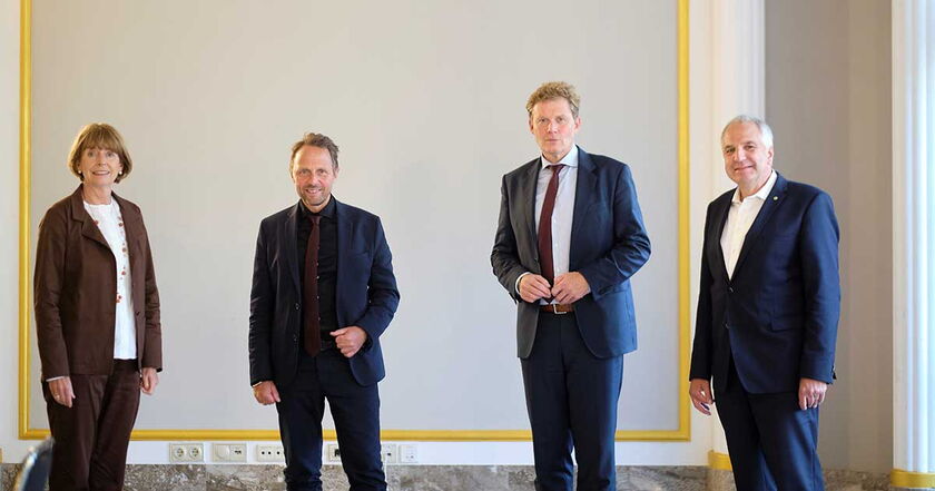v.l.n.r.: Henriette Reker, Uwe Richrath, Dr. Reimar Molitor (Geschäftsführer Region Köln/Bonn e. V.), Rainer Deppe - Bild: © Region Köln/Bonn e. V., Heiko Specht