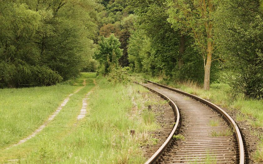 Eisenbahnschienen - Bild von Manfred Richter / Pixabay