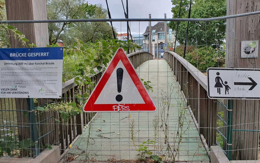 Wupper-Fußgängerbrücke in Leichlinger Innenstadt