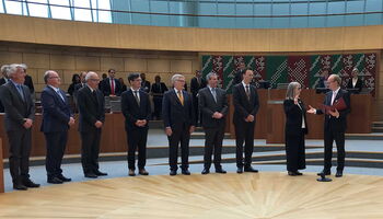 Prof. Dr. Dr. h. c. Barbara Dauner-Lieb wurde am 13.06.2018 mit einem hervorragenden Ergebnis vom nordrhein-westfälischen Landtag für die Dauer von zehn weiteren Jahren in den Verfassungsgerichtshof für das Land NRW gewählt.