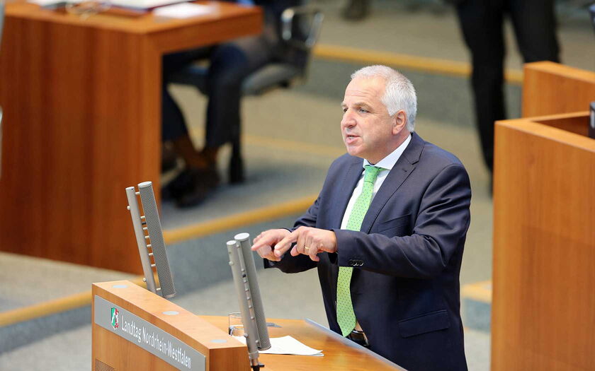 Rainer Deppe während seiner Rede vor dem Plenum zu den Diesel Fahrverboten in NRW