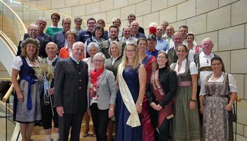 Erntepaare des Rheinisch-Bergischen Kreises im Landtag