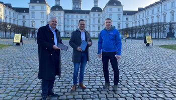 v.l.n.r.: Rainer Deppe MdL, Tobias Kelter (Geschäftsführer „Das Bergische“), Kreisdirektor Dr. Erik Werdel (Vorsitzender der Gesellschafterversammlung der Naturarena Bergisches Land GmbH) - Foto: Das Bergische