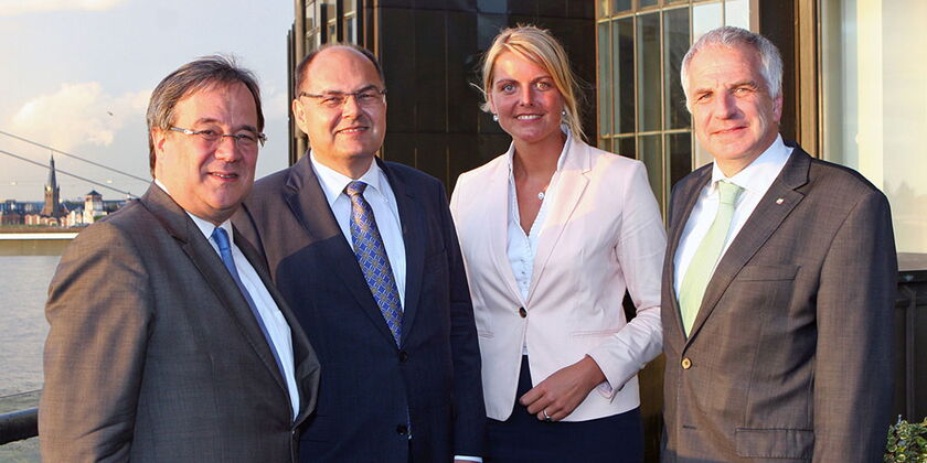 v.l.n.r.: CDU-Fraktionsvorsitzender Armin Laschet, Bundeslandwirtschaftsminister Christian Schmidt, stellvertretende Fraktionsvorsitzende Christina Schulze Föcking und Umweltpolitischer Sprecher Rainer Deppe