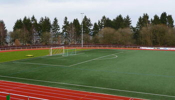 Sportplatz von Clemens Scheumann / pixelio.de