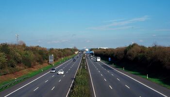 Autobahn von Maik Schwertle / pixelio.de