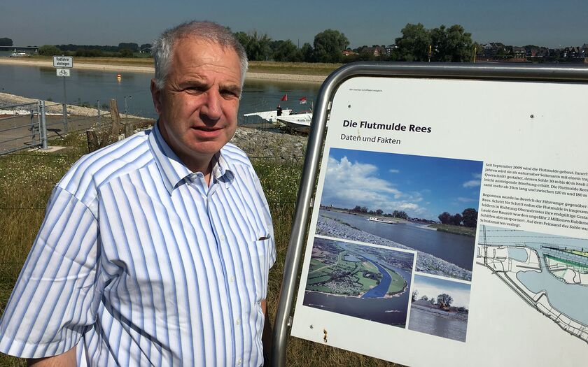 Rainer Deppe an der Flutmulde in Rees