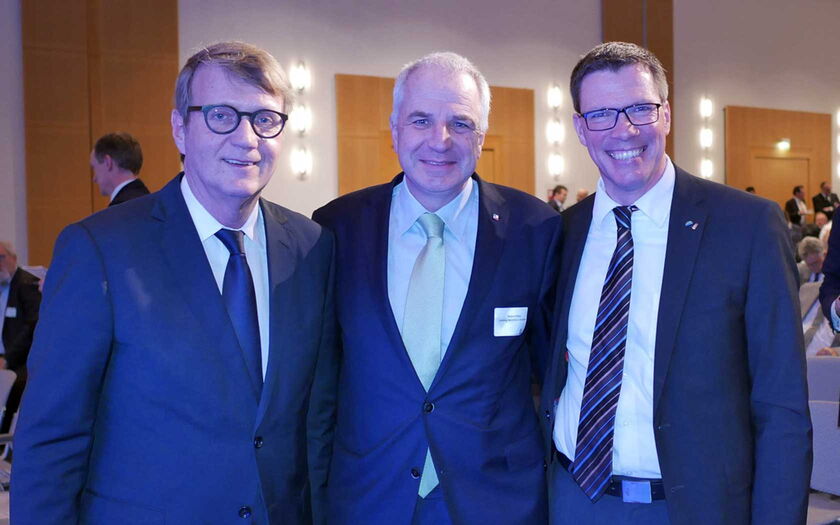 v.l.n.r.: Ronald Pofalla (Vorstand Infrastruktur Deutsche Bahn), Rainer Deppe, Stephan Santelmann (Landrat RBK)