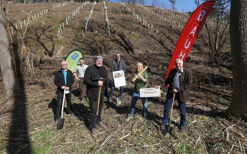 Foto: Hans-Jürgen Bauer; v.l.n.r.: Alfons Jost, Tobias Klein, Dirk Bertelmann, Frank Rinkens, Linda Korinth, Rainer Deppe